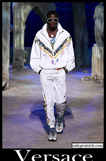 Fashion Versace spring summer 2021 mens clothing 18