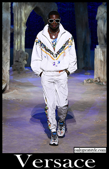 Fashion Versace spring summer 2021 mens clothing 18