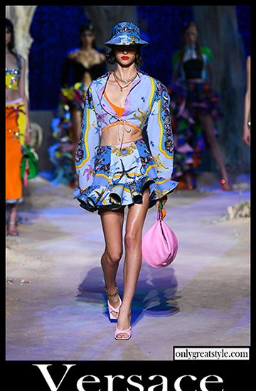 Fashion Versace spring summer 2021 womens clothing 14